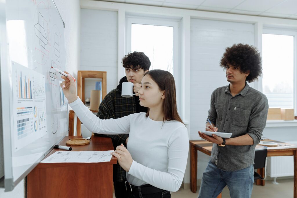 So sánh 5 cách kiếm tiền online với AI phù hợp cho người Việt Nam